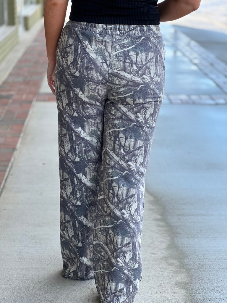 Lana camo sweats