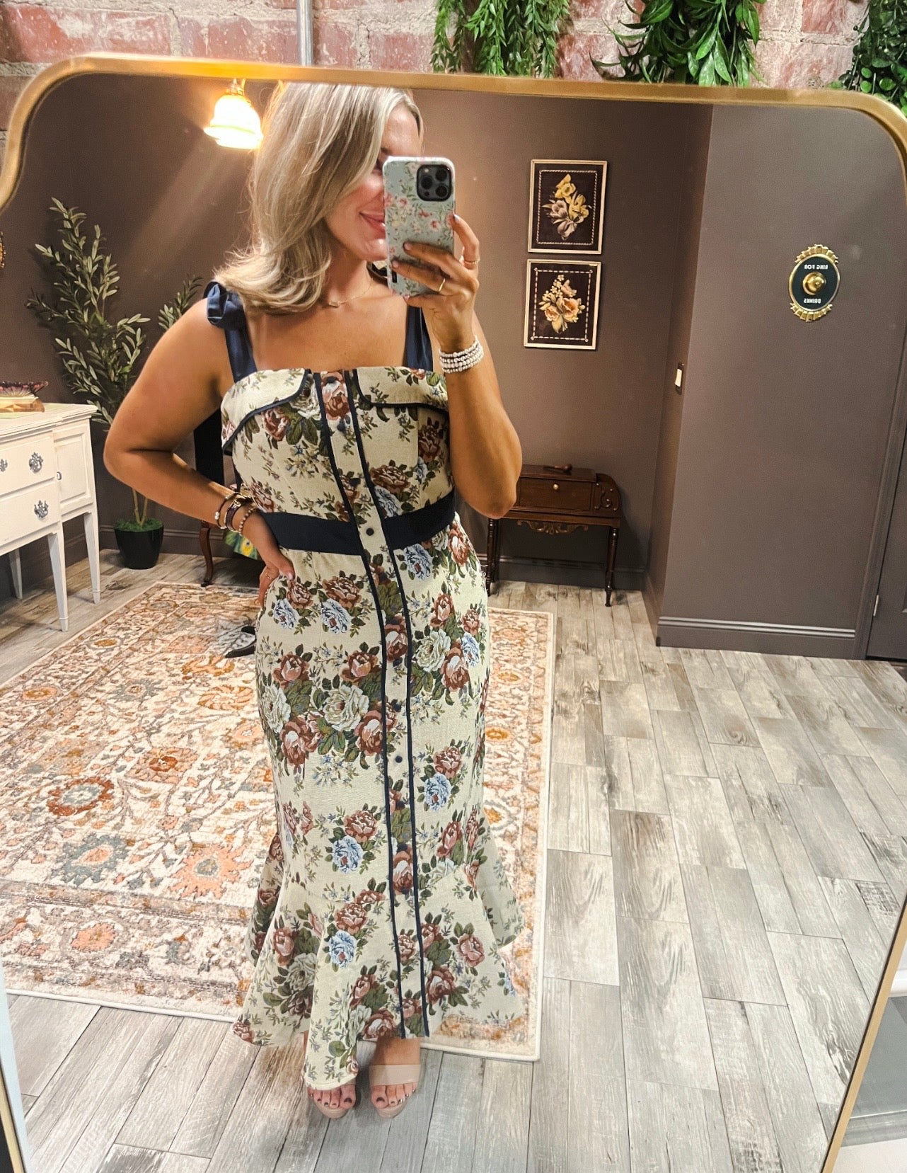 DRESSES & JUMPERS | Something to Talk About