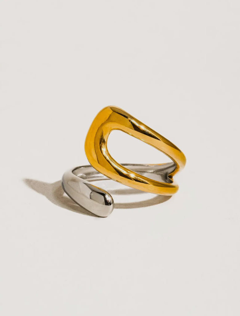 Vill 18K non tarnish ring